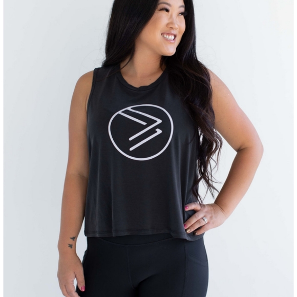 NWT Riot Tank Circle Front - Picture 2 of 4